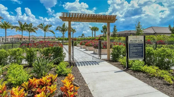 $4,500 | 16139 Isola Place, Bradenton, FL 34211