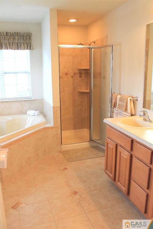 9 Carnation Road Monroe Township, NJ 08831 - Photo 12 of 25 Gallery Image 12