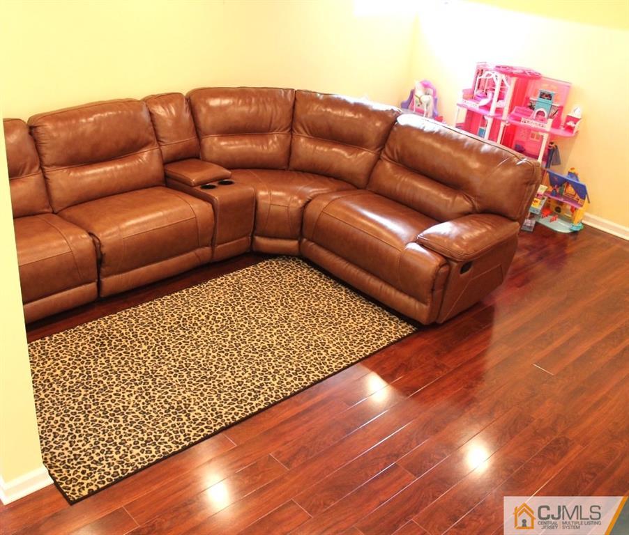 9 Carnation Road Monroe Township, NJ 08831 - Photo 15 of 25 Gallery Image 15