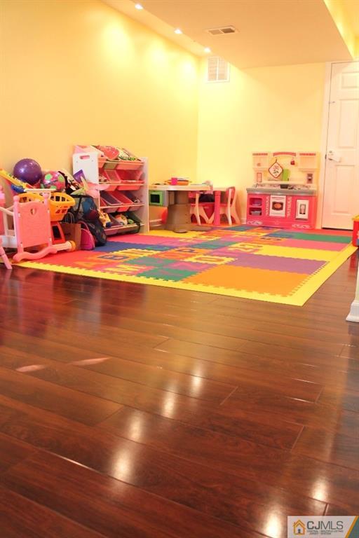 9 Carnation Road Monroe Township, NJ 08831 - Photo 16 of 25 Gallery Image 16