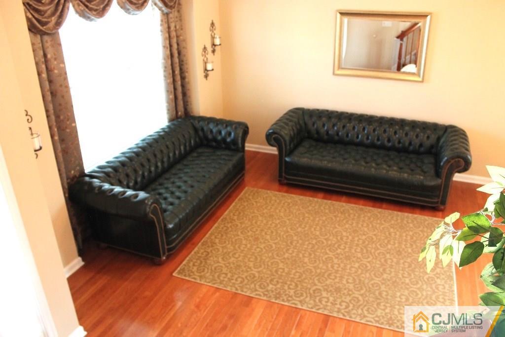 9 Carnation Road Monroe Township, NJ 08831 - Photo 6 of 25 Gallery Image 6