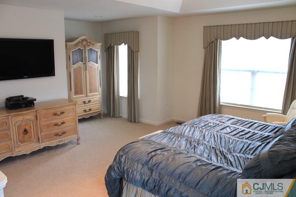 9 Carnation Road Monroe Township, NJ 08831 - Photo 10 of 25 Gallery Image 10