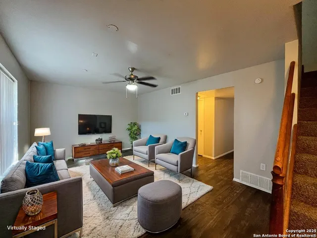 $950 | 2802 Lasses Boulevard, Unit 1, San Antonio, TX 78223