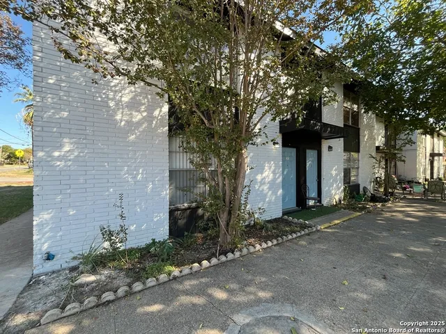 $950 | 2802 Lasses Boulevard, Unit 1, San Antonio, TX 78223