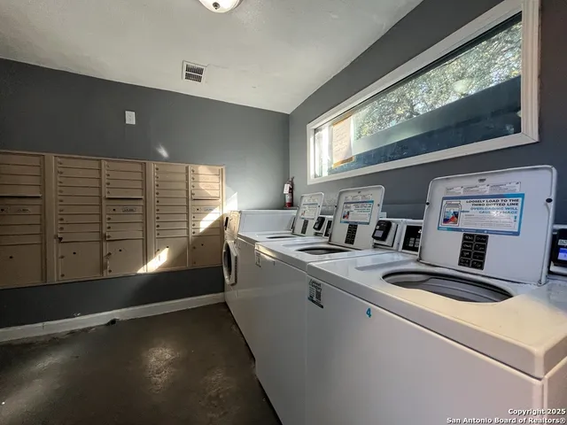 $950 | 2802 Lasses Boulevard, Unit 1, San Antonio, TX 78223