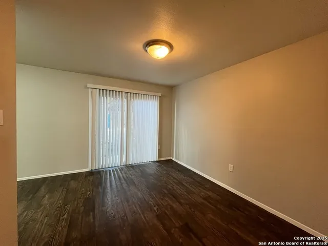 $950 | 2802 Lasses Boulevard, Unit 1, San Antonio, TX 78223