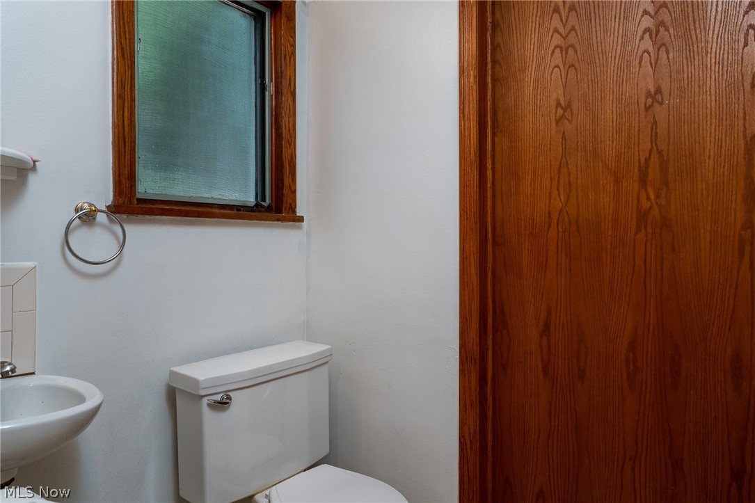 3046 Lake Road Silver Lake, OH 44224 - Photo 7 of 19
