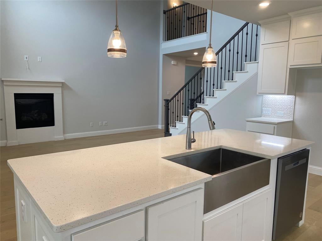409 Caddo Ridge Lane Mansfield, TX 76063 - Photo 6 of 39 Gallery Image 6