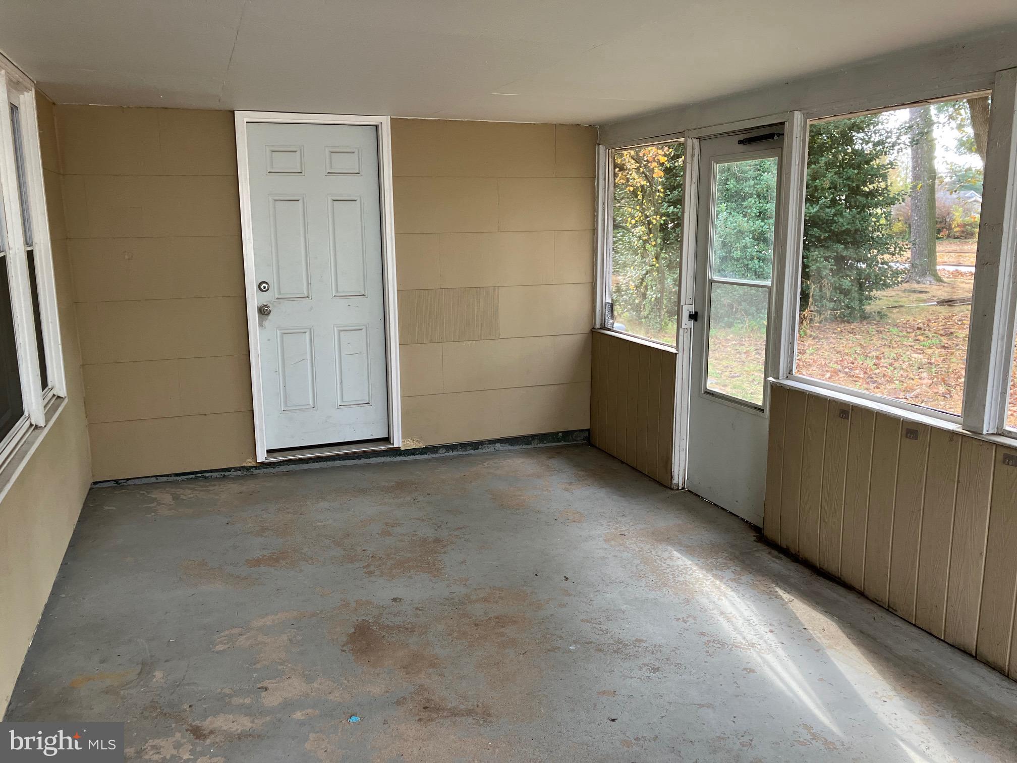 15 Blueberry Lane Willingboro, NJ 08046 - Photo 14 of 14 an empty room with windows