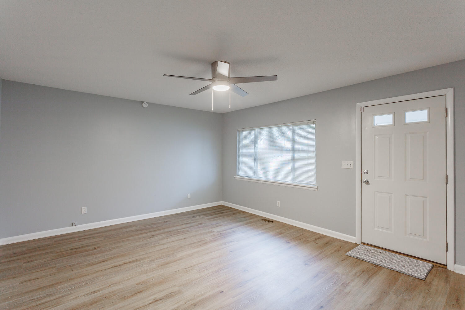 2806 Silverdale Road Chattanooga, TN 37421 - Photo 7 of 32 2810 Silverdale HD Interiors-4