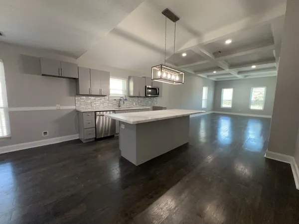 $2,850 | 401 Walton Street, Houston, TX 77009