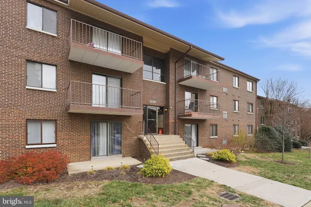 $2,300 | 6230 Edsall Road, Unit 403, Alexandria, VA 22312