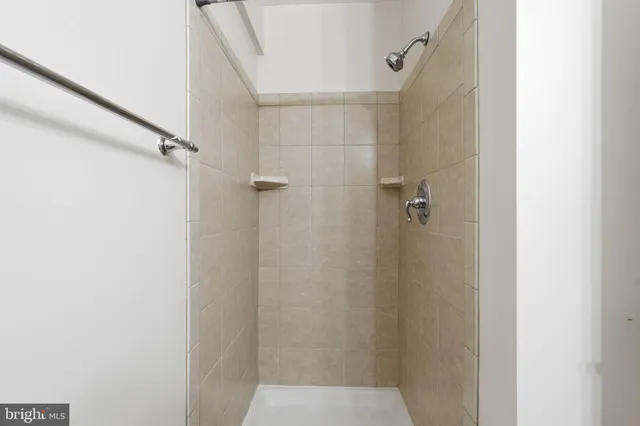 $2,300 | 6230 Edsall Road, Unit 403, Alexandria, VA 22312