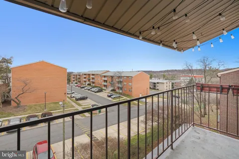 $2,300 | 6230 Edsall Road, Unit 403, Alexandria, VA 22312