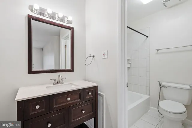 $2,300 | 6230 Edsall Road, Unit 403, Alexandria, VA 22312