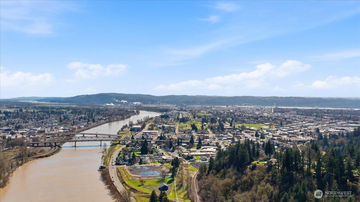 101 Fishers Lane Longview, WA 98626 - Photo 6 of 14 a view of a city