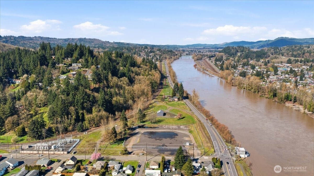 101 Fishers Lane Longview, WA 98626 - Photo 8 of 14 a view of a city