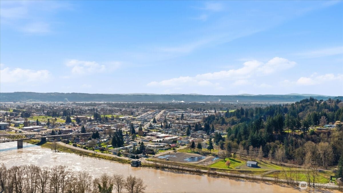 101 Fishers Lane Longview, WA 98626 - Photo 10 of 14 a view of a city