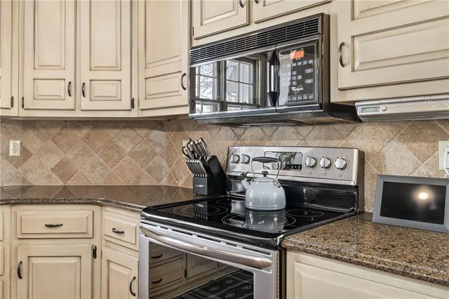 $465,000 | 13209 South Locust Street, Olathe, KS 66062