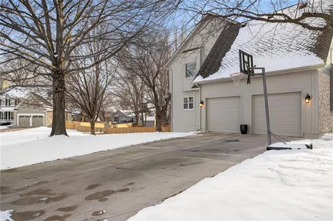 $465,000 | 13209 South Locust Street, Olathe, KS 66062