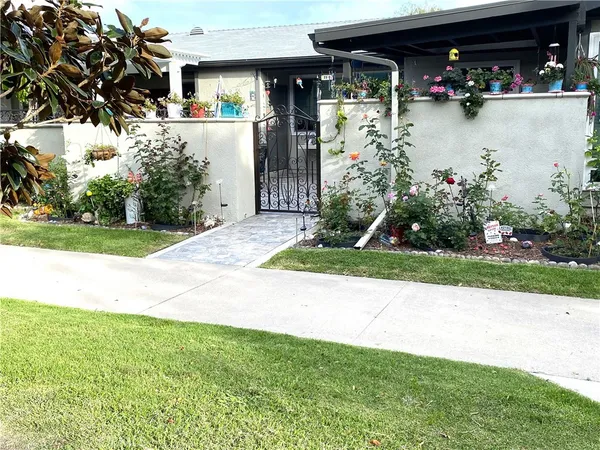 $695,000 | 1851 McKinney Way, Seal Beach, CA 90740
