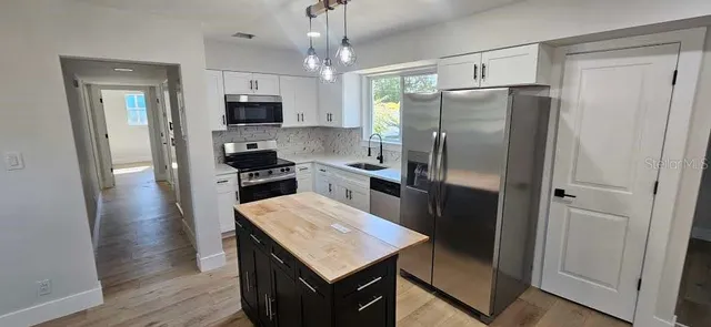 $369,900 | 410 South Oxalis Avenue, Orlando, FL 32807