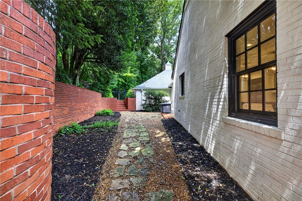 62 Blackland Road Northwest Atlanta, GA 30342 - Photo 36 of 40