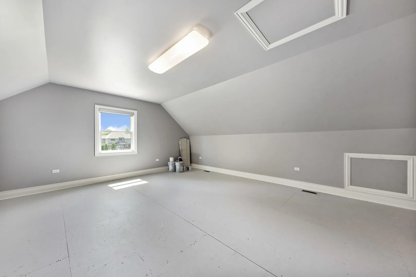 Undisclosed Address Manhattan, IL 60442 - Photo 9 of 9 an empty room with a empty space and windows