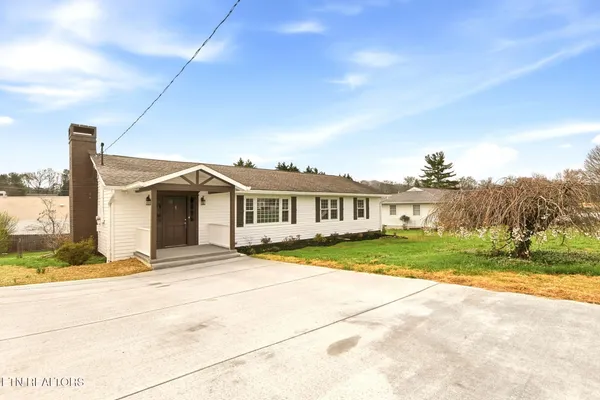 $390,000 | 418 Highland Drive, Clinton, TN 37716