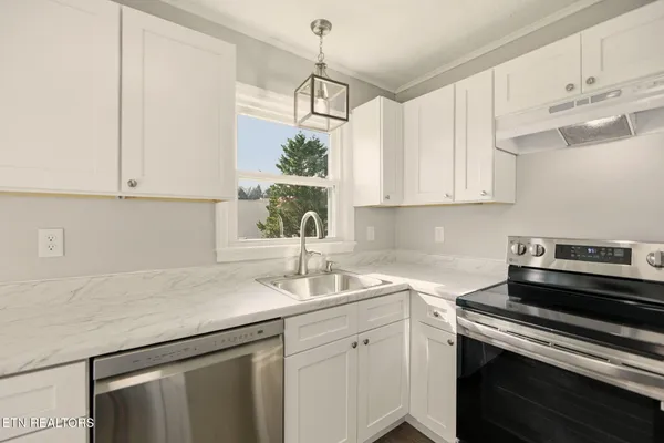 $380,000 | 418 Highland Drive, Clinton, TN 37716