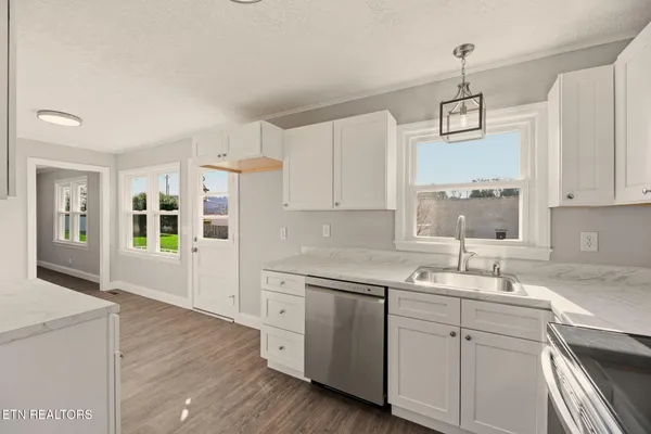 $380,000 | 418 Highland Drive, Clinton, TN 37716