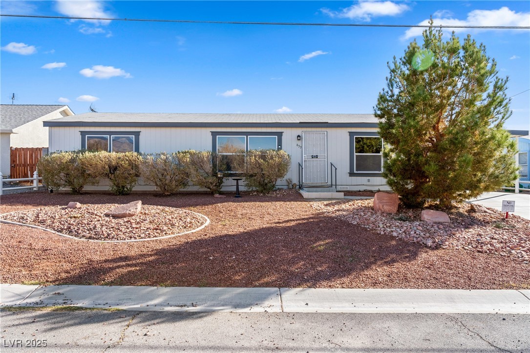 633 East Simkins Road Pahrump, NV 89060 - Photo 3 of 25 Ranch-style home