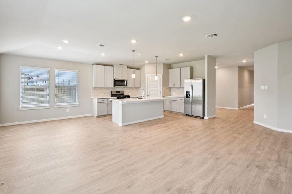 2131 Rawls Ranch Conroe, TX 77301 - Photo 6 of 40 Gallery Image 6