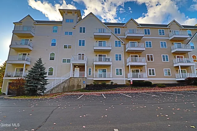 $235,000 | 8 Wall Street, Unit 241, Clifton Park, NY 12065