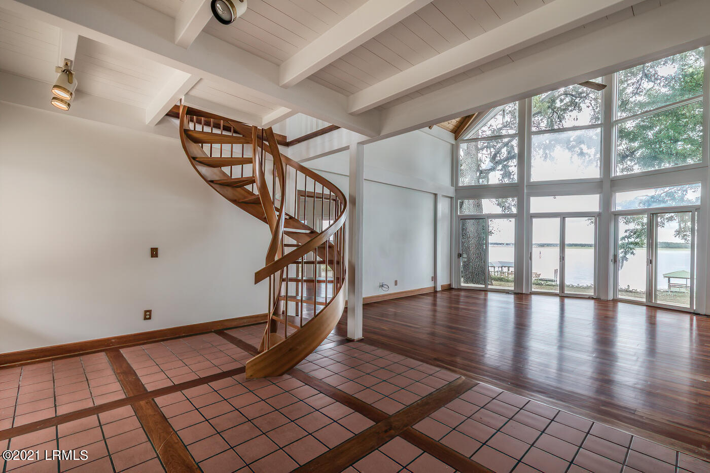 865 Ribaut Road Beaufort, SC 29902 - Photo 11 of 27 865 Ribaut Rd Foyer 3