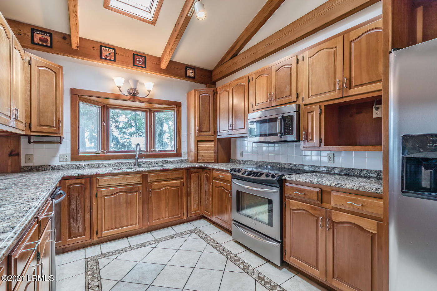 865 Ribaut Road Beaufort, SC 29902 - Photo 2 of 27 865 Ribaut Rd Kitchen