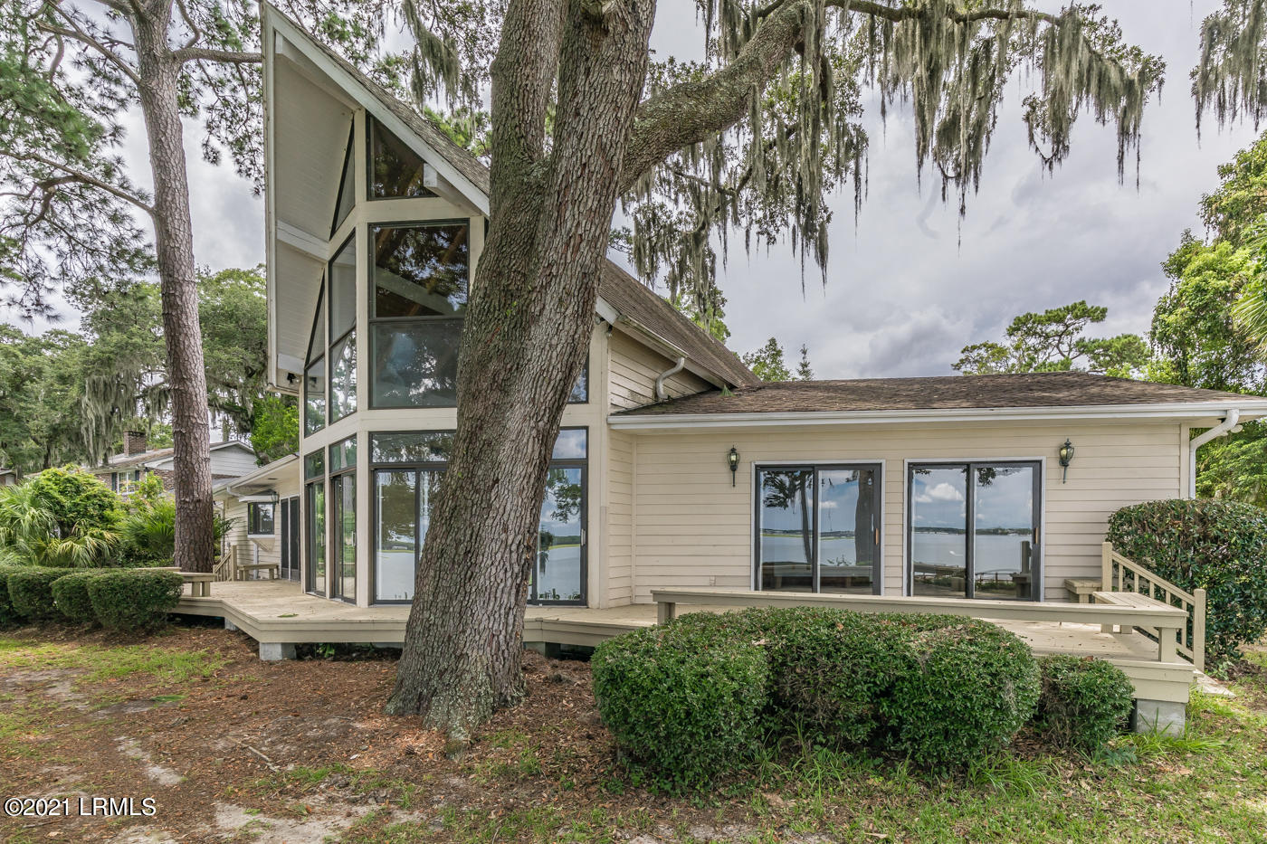 865 Ribaut Road Beaufort, SC 29902 - Photo 22 of 27 865 Ribaut Rd Rear
