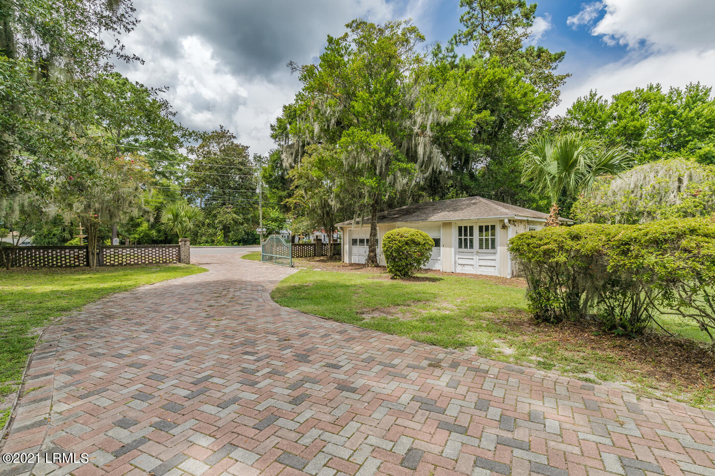 865 Ribaut Road Beaufort, SC 29902 - Photo 24 of 27 865 Ribaut Rd Entrance and detached gara
