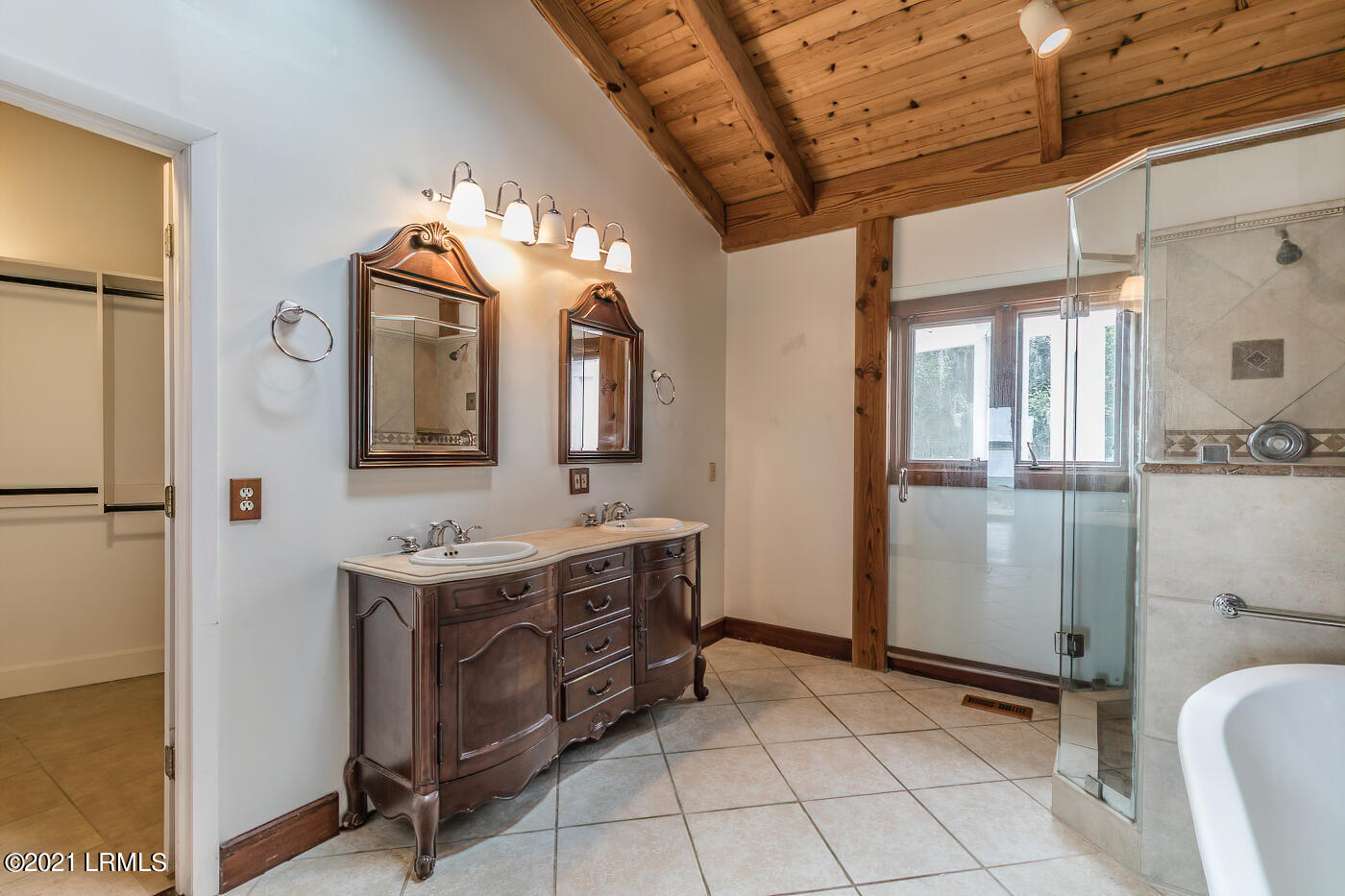 865 Ribaut Road Beaufort, SC 29902 - Photo 5 of 27 865 Ribaut Rd Primary bath