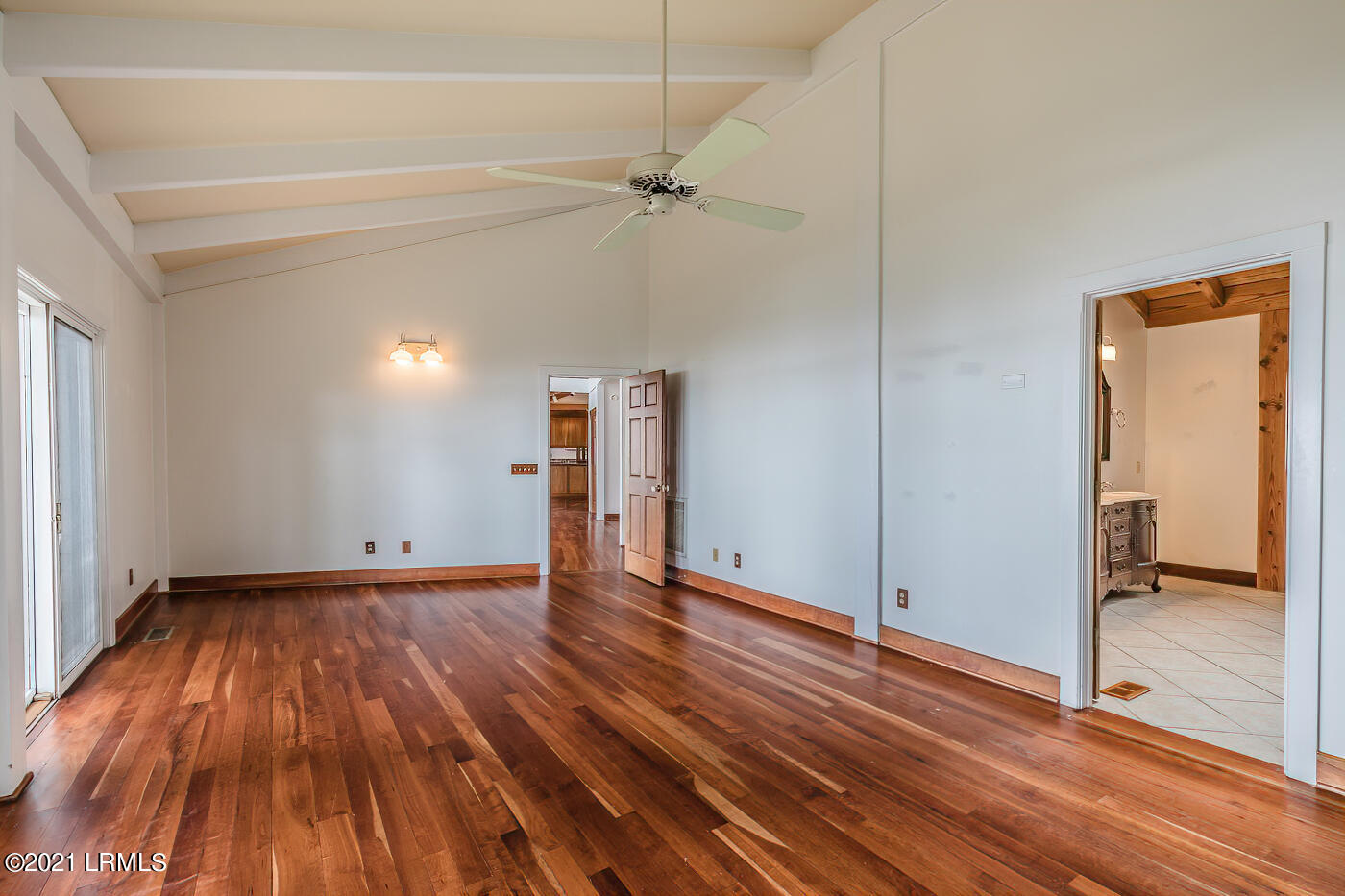 865 Ribaut Road Beaufort, SC 29902 - Photo 6 of 27 865 Ribaut Rd Primary suite 2