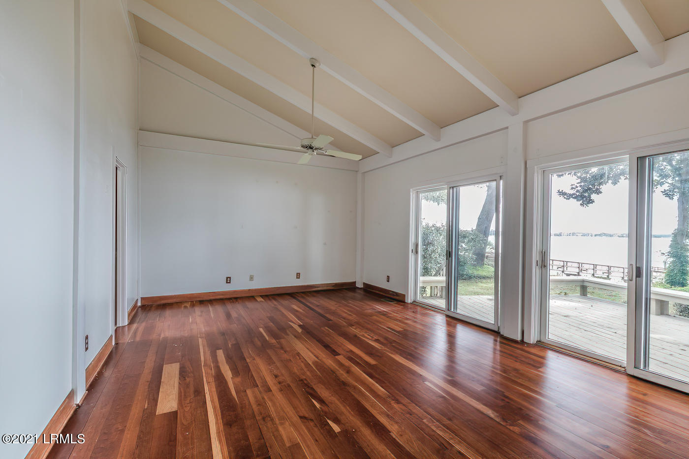 865 Ribaut Road Beaufort, SC 29902 - Photo 7 of 27 865 Ribaut Rd Primary suite
