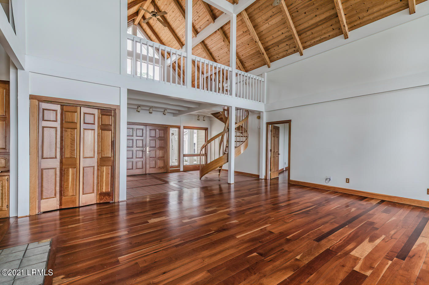 865 Ribaut Road Beaufort, SC 29902 - Photo 8 of 27 865 Ribaut rd Great room 3