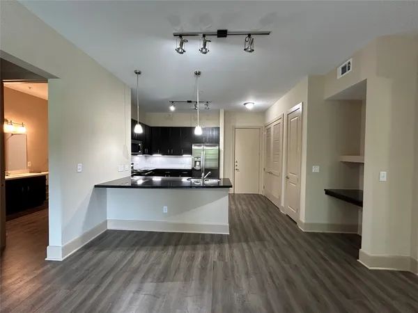 $1,599 | 230 T C Jester Boulevard, Unit BD 258, Houston, TX 77007