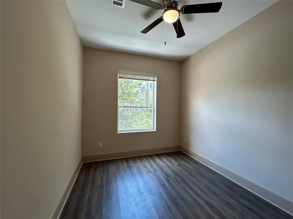 $1,599 | 230 T C Jester Boulevard, Unit BD 258, Houston, TX 77007