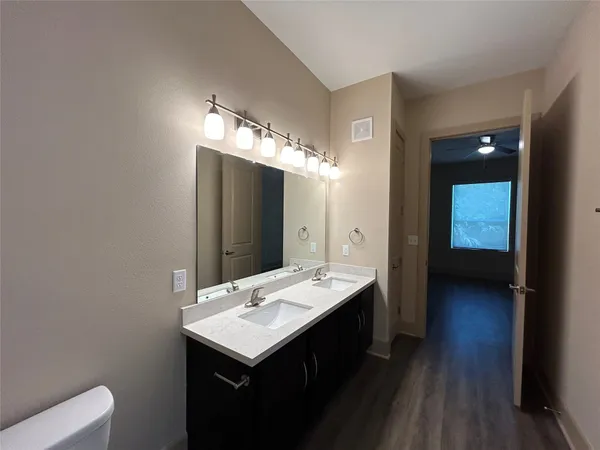 $1,599 | 230 T C Jester Boulevard, Unit BD 258, Houston, TX 77007