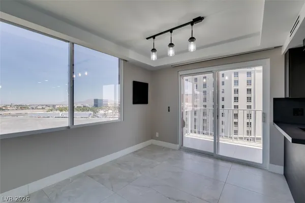 $2,594 | 205 East Harmon Avenue, Unit 1012, Las Vegas, NV 89169