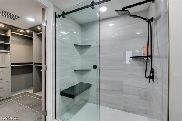 $2,594 | 205 East Harmon Avenue, Unit 1012, Las Vegas, NV 89169