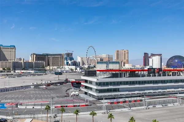 $2,594 | 205 East Harmon Avenue, Unit 1012, Las Vegas, NV 89169