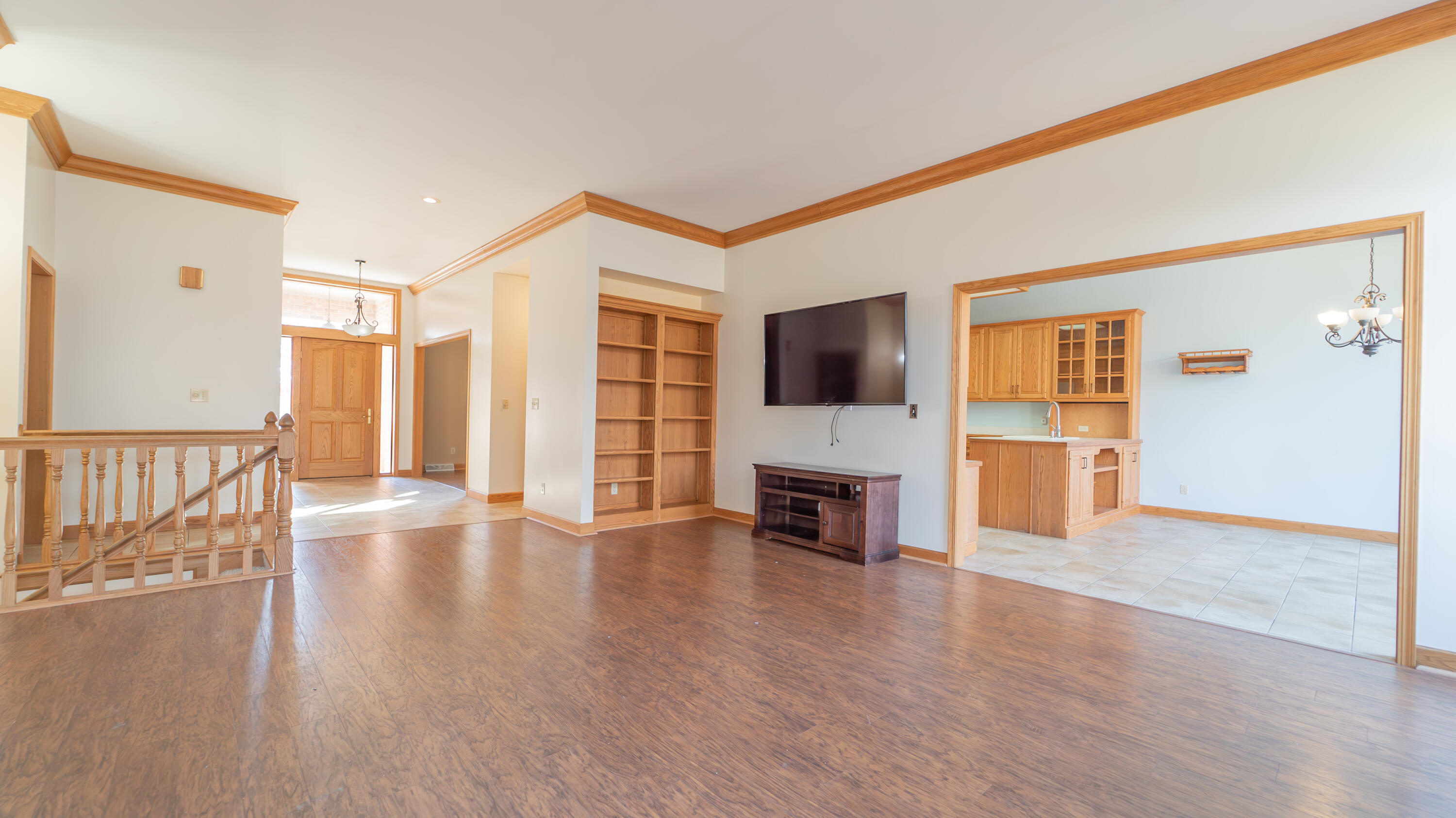 6614 Ridgeview Drive Demotte, IN 46310 - Photo 12 of 50 a view of a livingroom with a fireplace