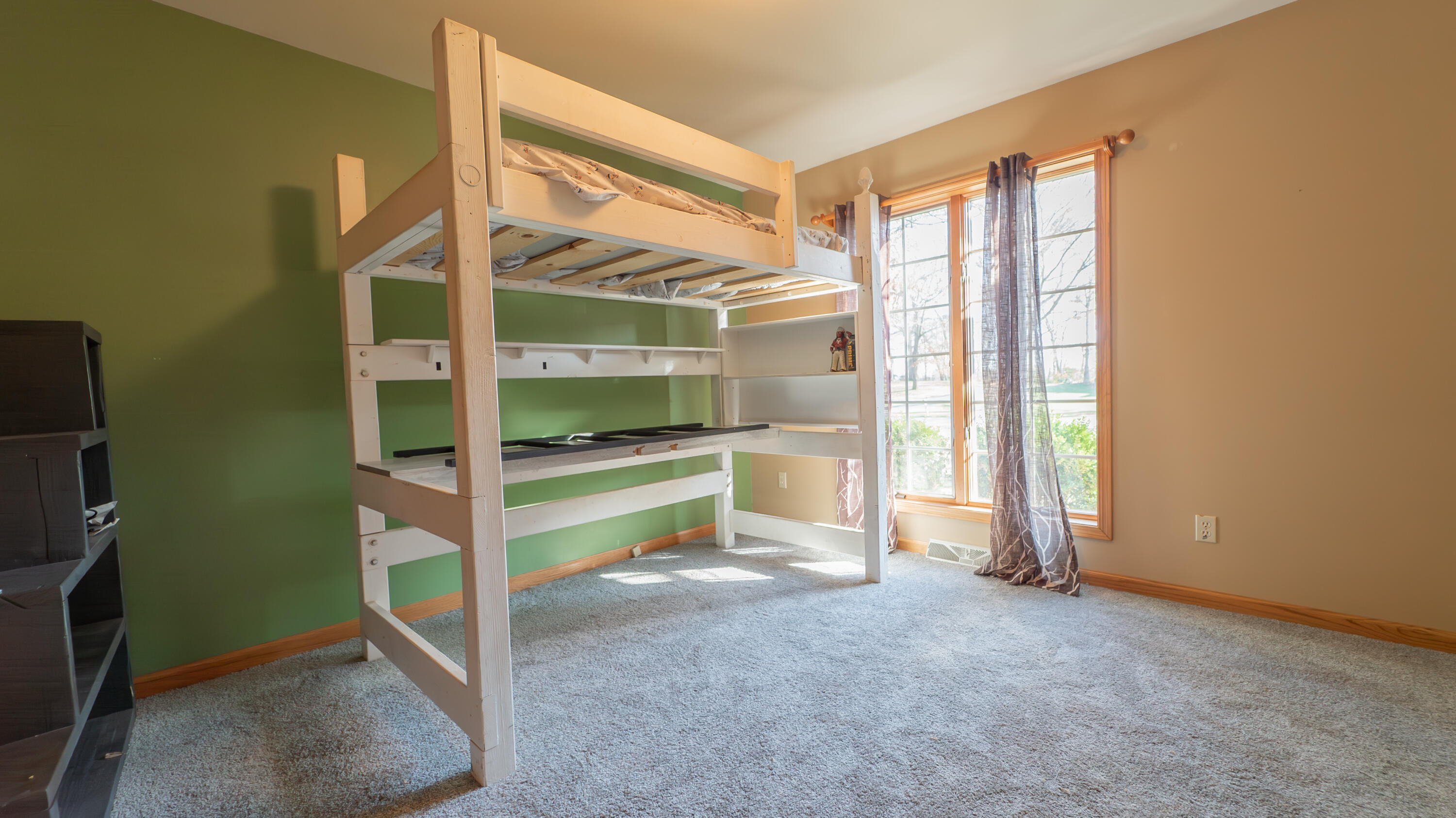 6614 Ridgeview Drive Demotte, IN 46310 - Photo 28 of 50 a room with window and a walk in closet